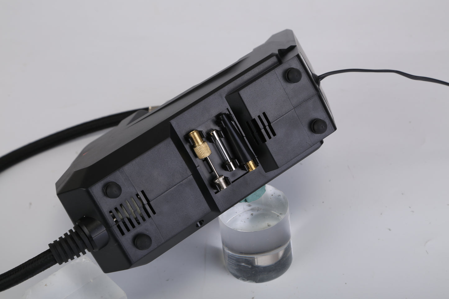 1Pc Portable Tire Inflator 120 PSI Maximum 90W Powered Tire Inflator With Digital Display LED Light Inflatable Nozzle Needle Fuse Air Compressor For Bikes Motorbikes Car Balls